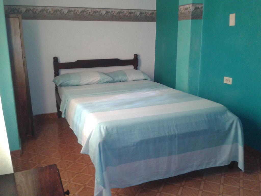 Hospederia Casa Familiar Hotell Santa Marta  Rum bild