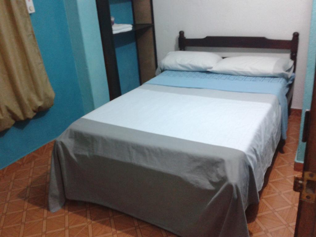 Hospederia Casa Familiar Hotell Santa Marta  Rum bild
