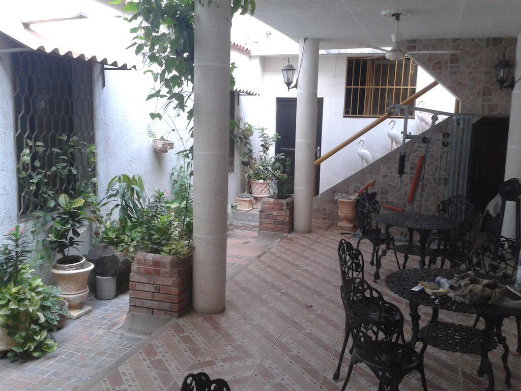 Hospederia Casa Familiar Hotell Santa Marta  Exteriör bild