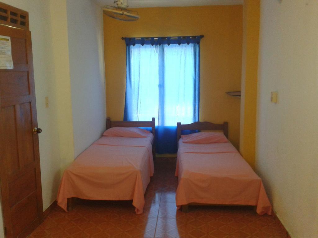Hospederia Casa Familiar Hotell Santa Marta  Rum bild