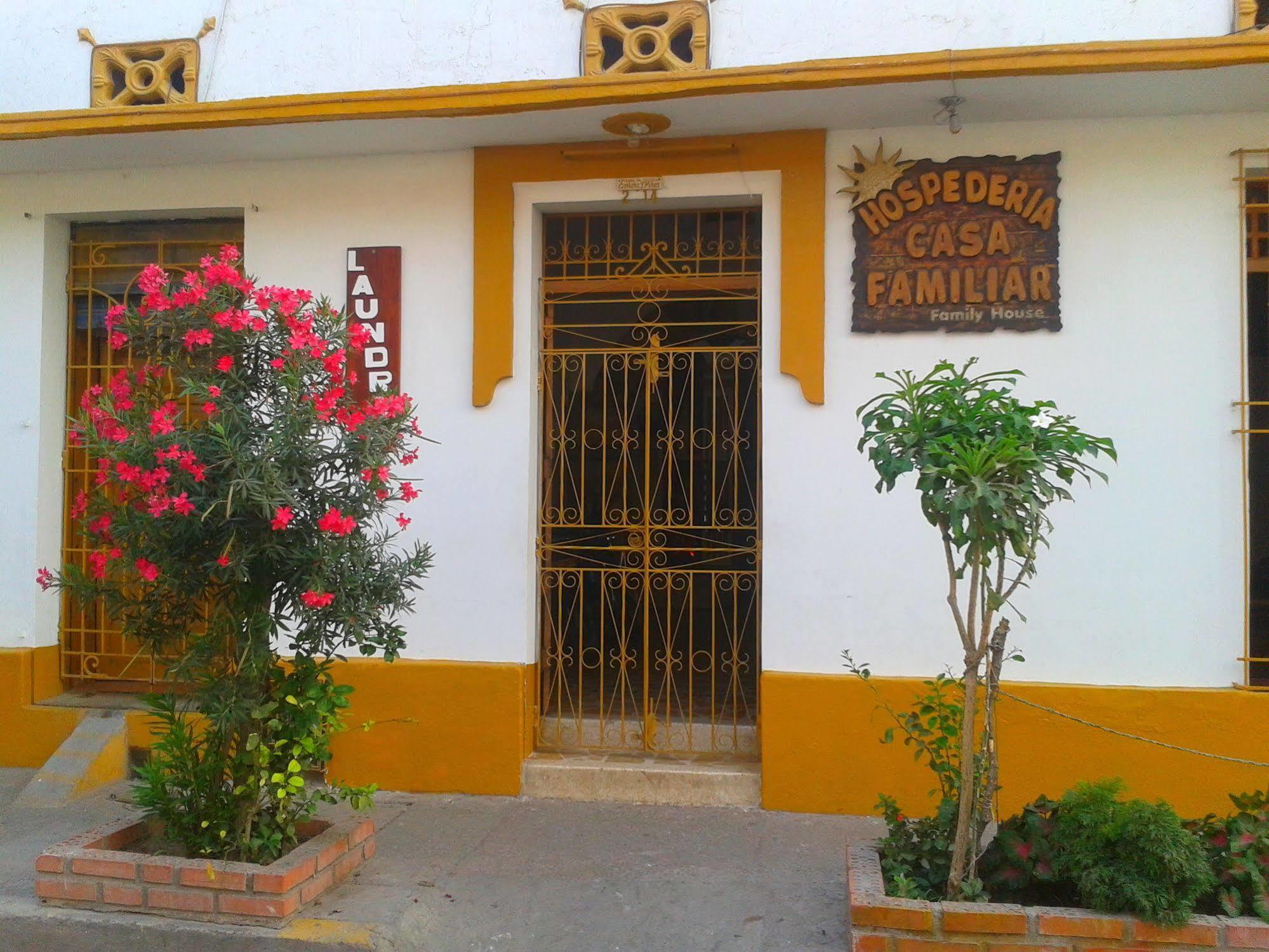 Hospederia Casa Familiar Hotell Santa Marta  Exteriör bild