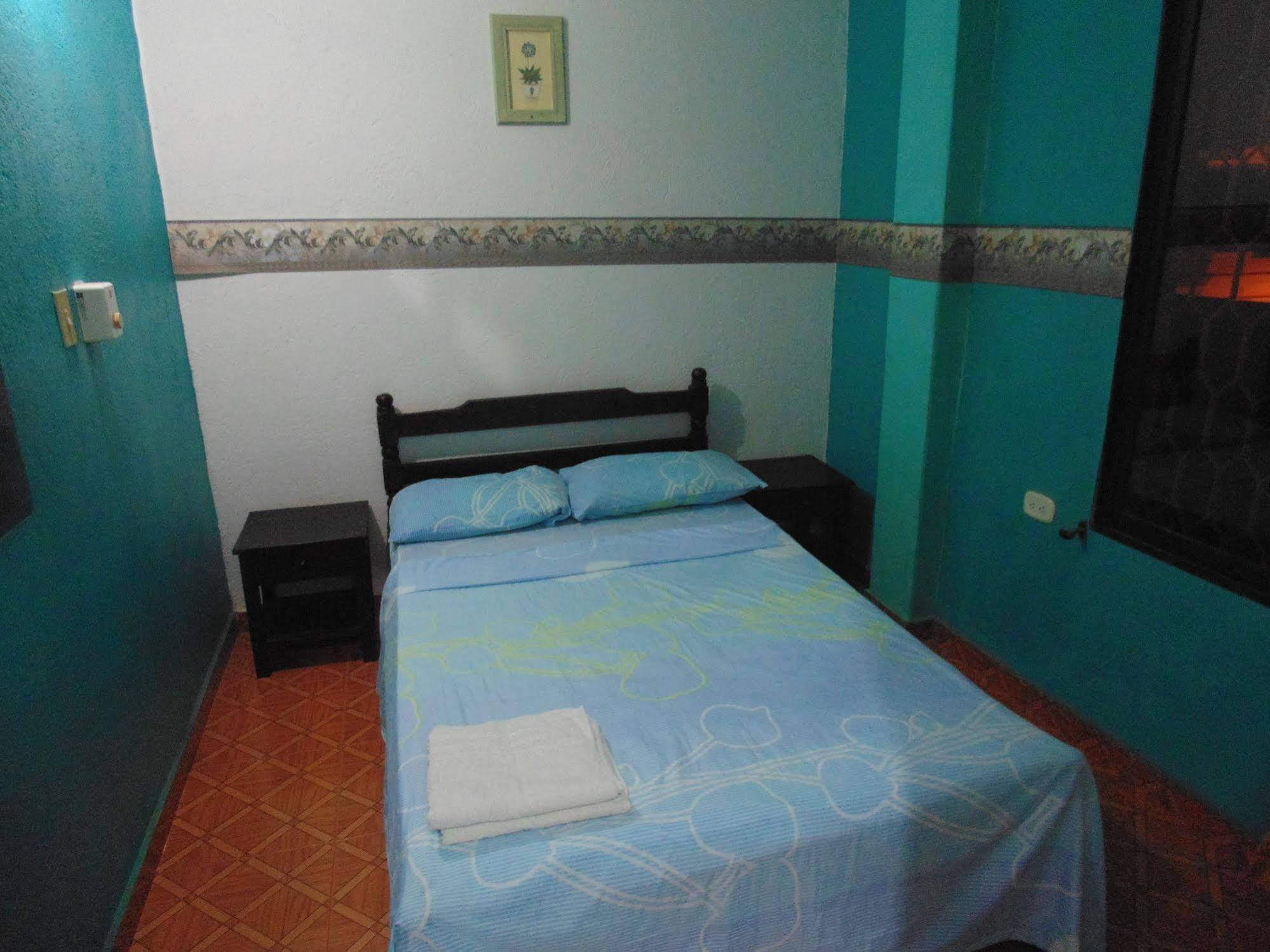 Hospederia Casa Familiar Hotell Santa Marta  Exteriör bild